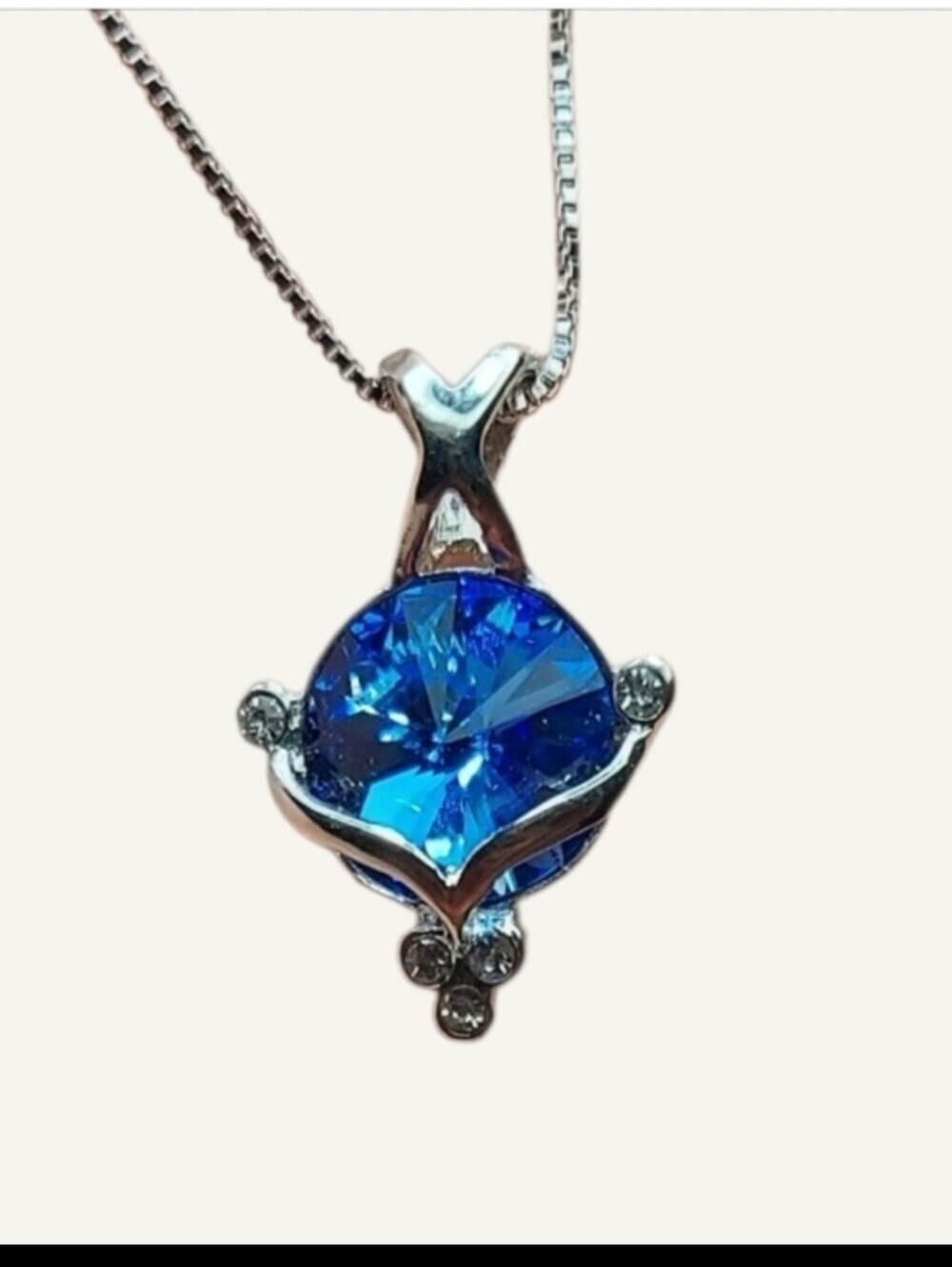 NWT Nadine West Bermuda Blue Crystal Rivoli Rhinestone Necklace 18" - Picture 3 of 3